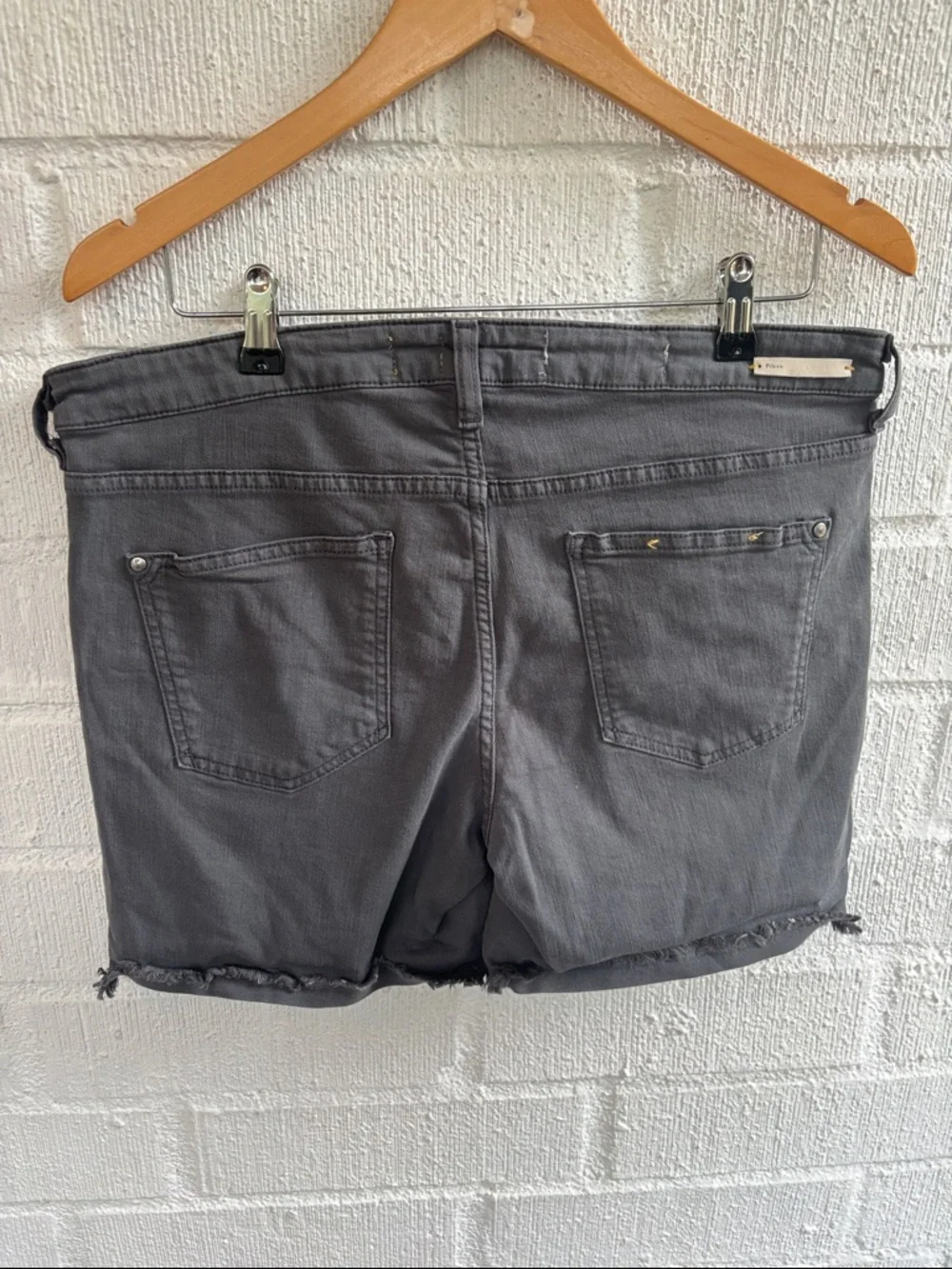Anthropologie Pilcro Charcoal Frayed Hem Denim Shorts sz 31 - Picture 6 of 7